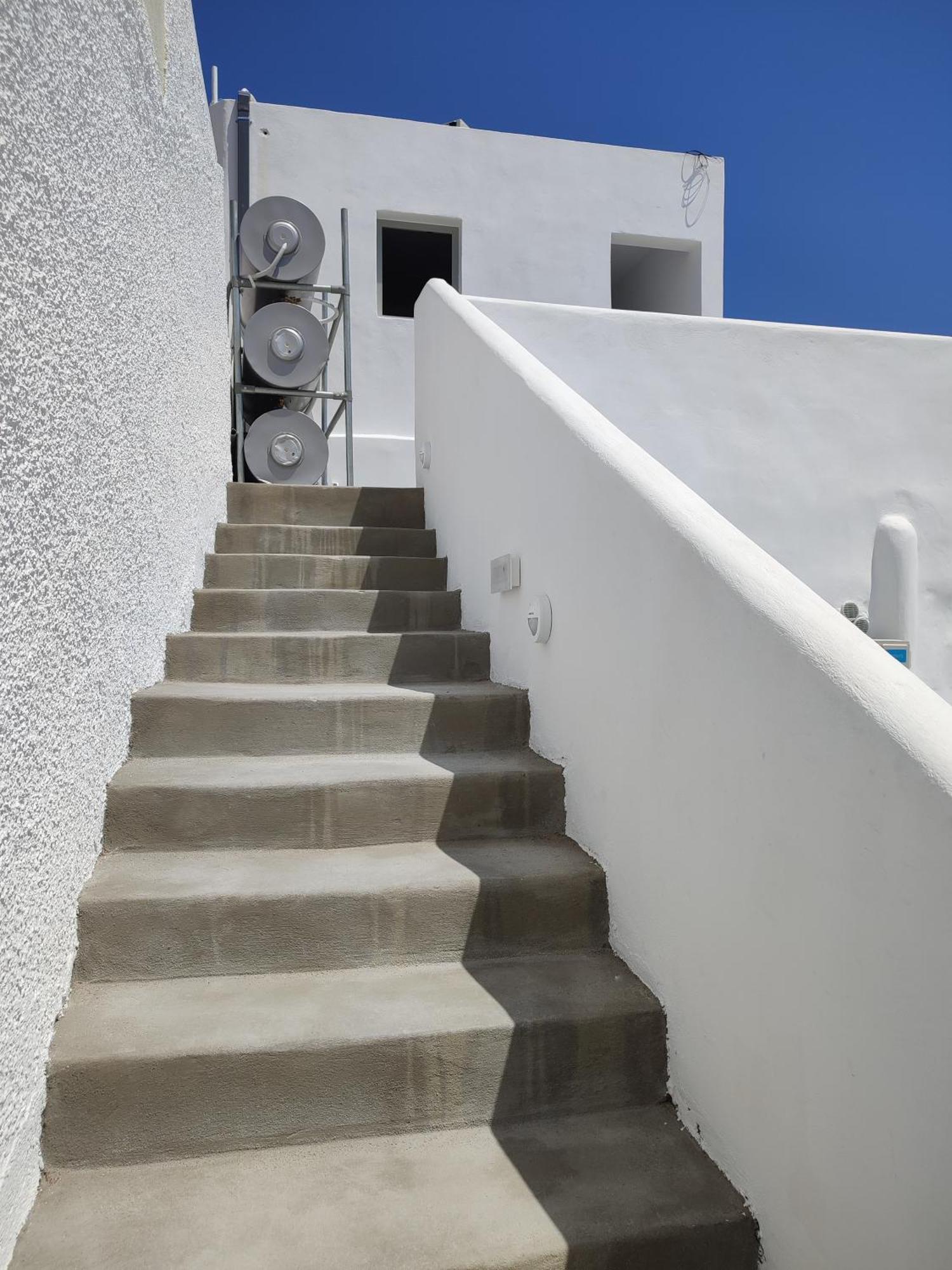Central Santorini Serenity Rooms Fira  Exteriér fotografie