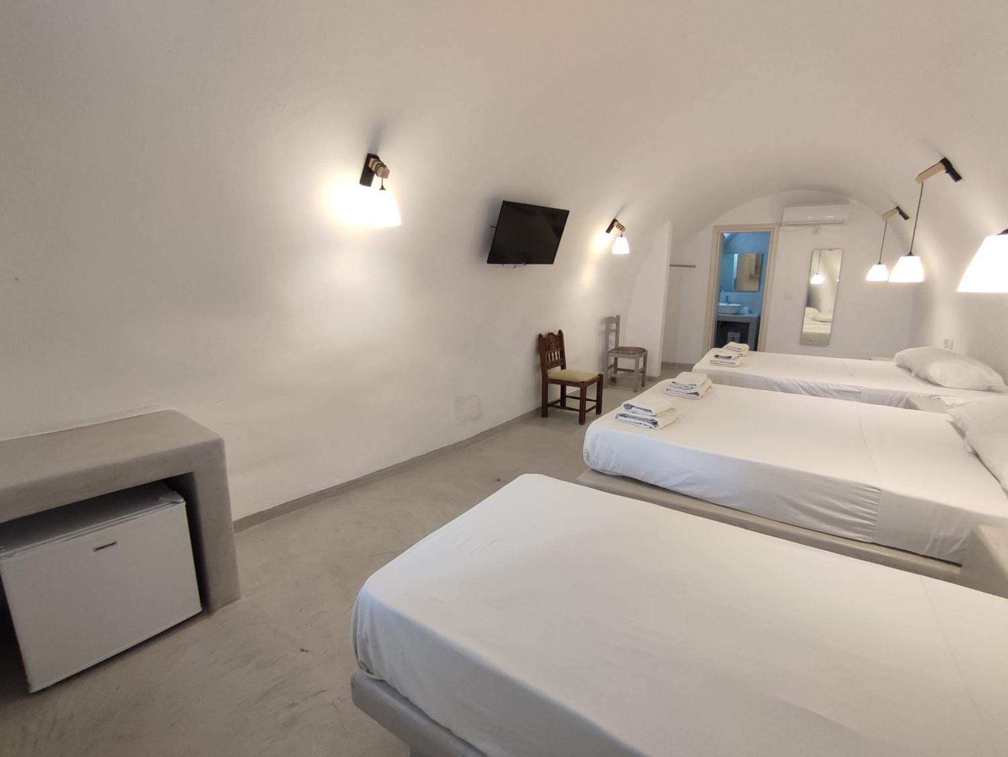 Central Santorini Serenity Rooms Fira  Exteriér fotografie