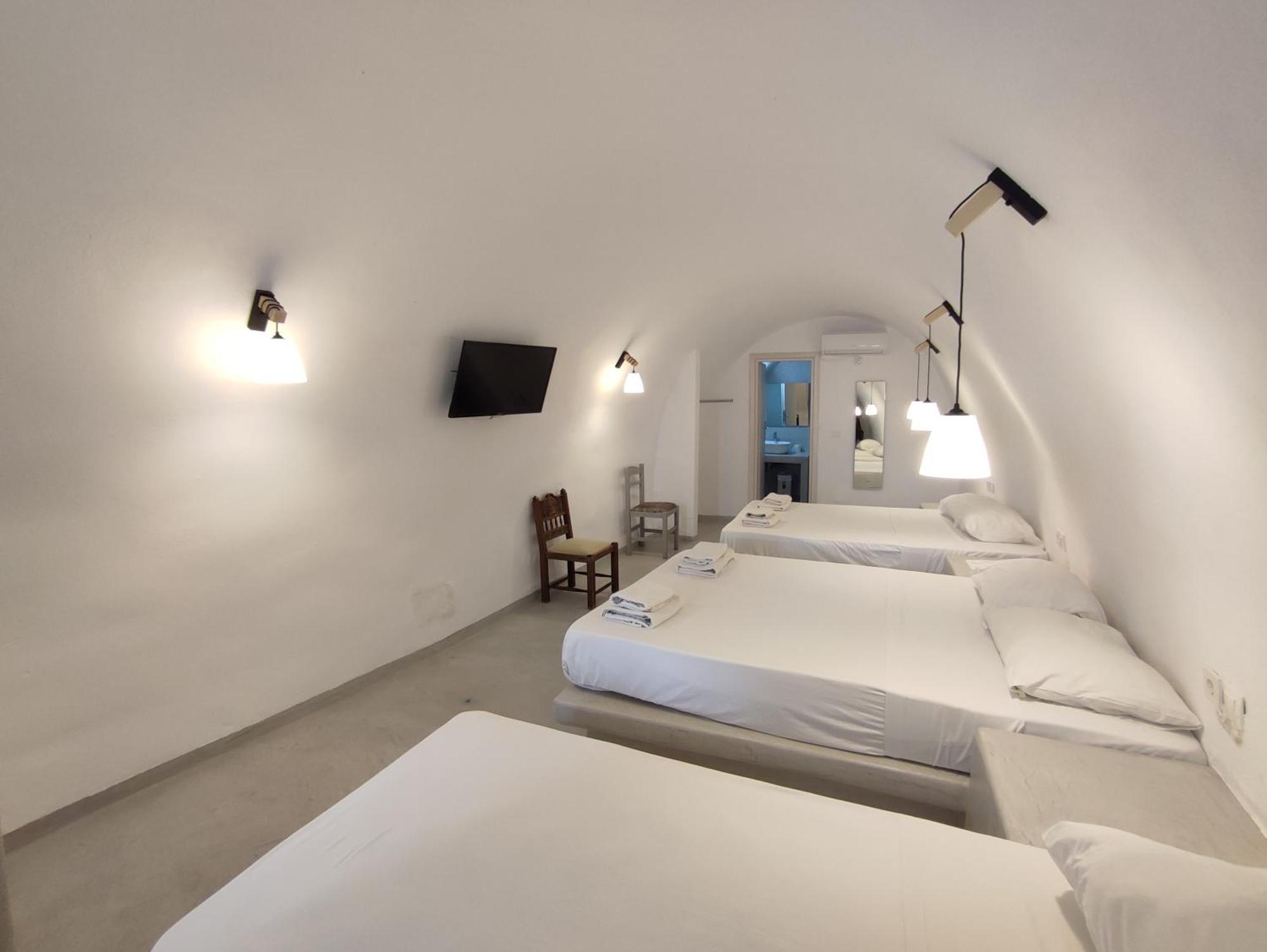Central Santorini Serenity Rooms Fira  Exteriér fotografie