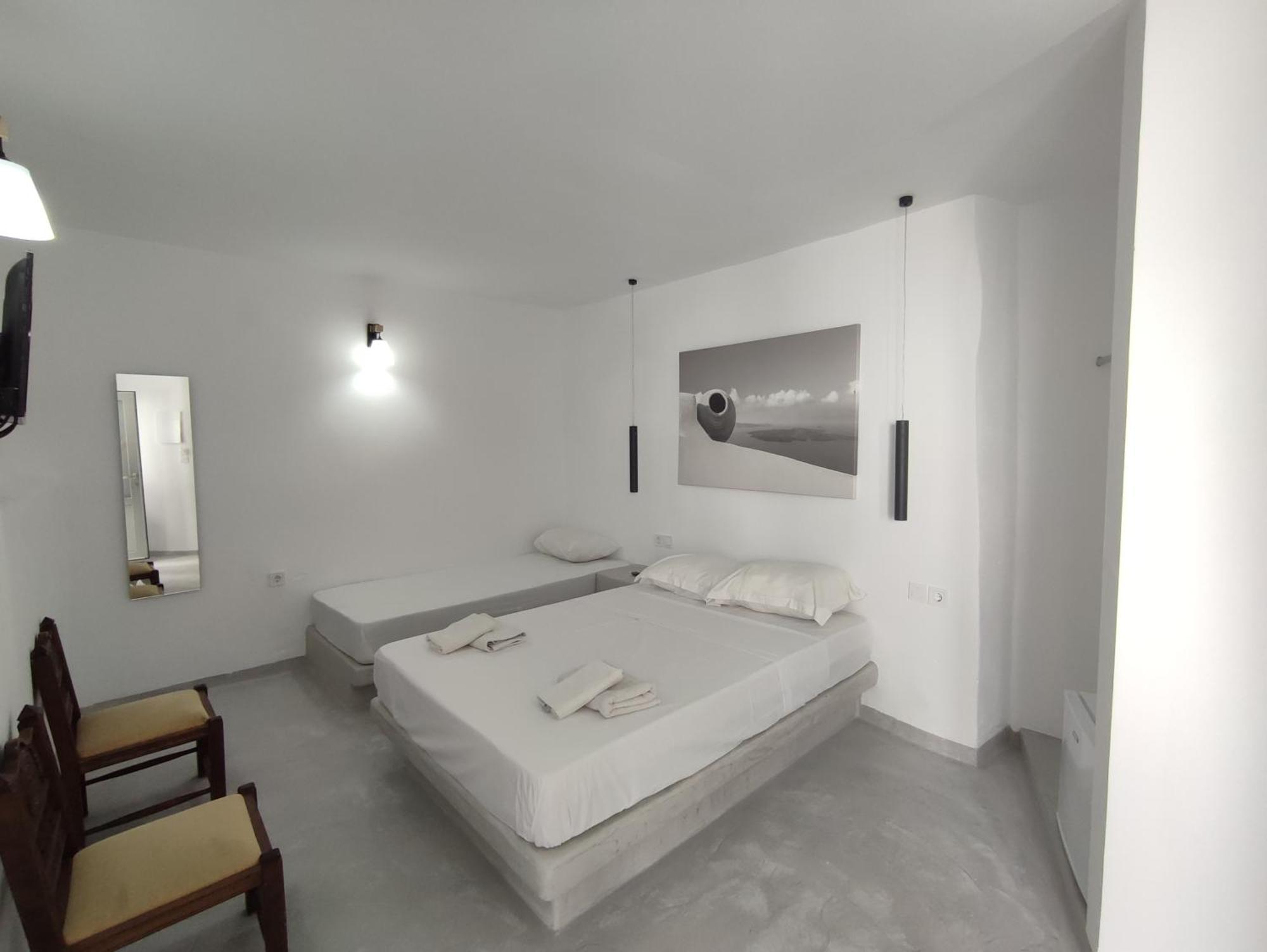 Central Santorini Serenity Rooms Fira  Exteriér fotografie